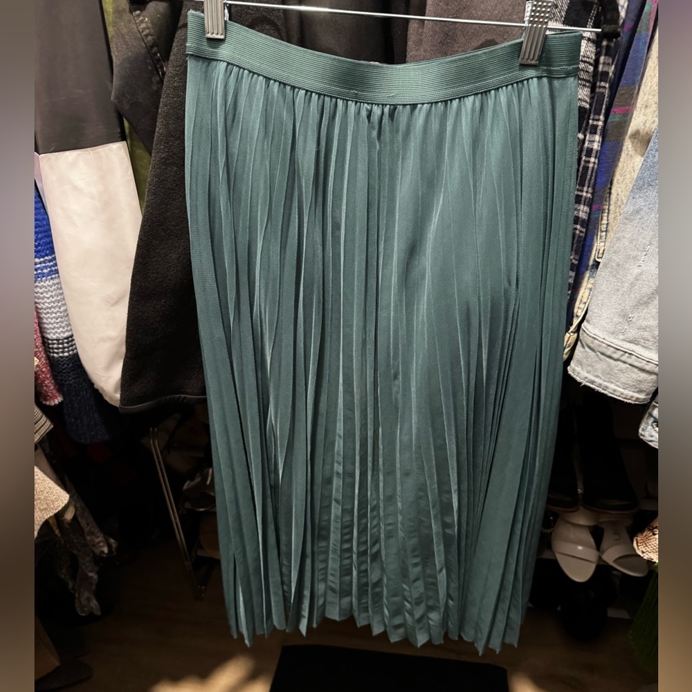 Sincerely Jules pleated skirt NWT